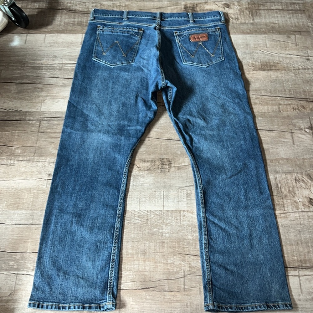 Wrangler Retro Slim Boot Size 40/32 - image 3